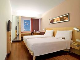 ibis Gurgaon Golf Course Road Hotel