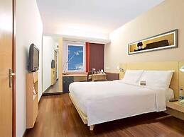 ibis Gurgaon Golf Course Road Hotel