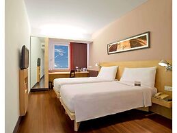 ibis Gurgaon Golf Course Road Hotel