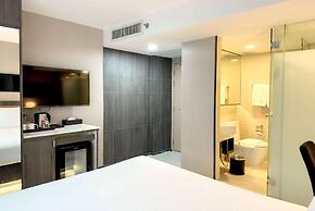 Ramada by Wyndham Bangkok Sukhumvit 11