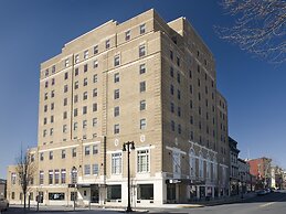 Grand Eastonian Hotel & Suites