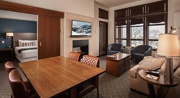 Evolution Whistler, by Lodging Ovations