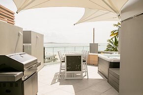 Netanya Noosa Beachfront Resort