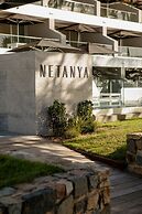 Netanya Noosa Beachfront Resort