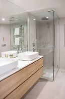 Netanya Noosa Beachfront Resort