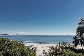 Netanya Noosa Beachfront Resort