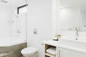 Netanya Noosa Beachfront Resort