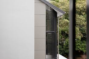 Netanya Noosa Beachfront Resort