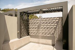 Netanya Noosa Beachfront Resort