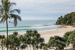 Netanya Noosa Beachfront Resort