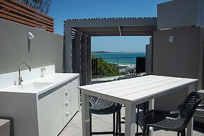 Netanya Noosa Beachfront Resort