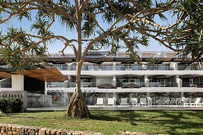 Netanya Noosa Beachfront Resort
