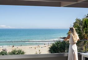 Netanya Noosa Beachfront Resort
