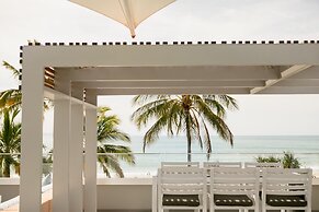 Netanya Noosa Beachfront Resort