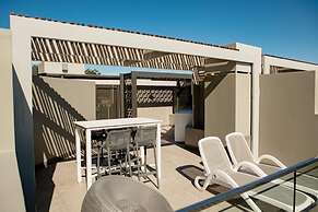 Netanya Noosa Beachfront Resort