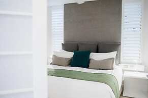 Netanya Noosa Beachfront Resort