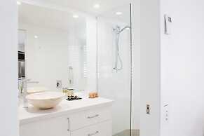 Netanya Noosa Beachfront Resort