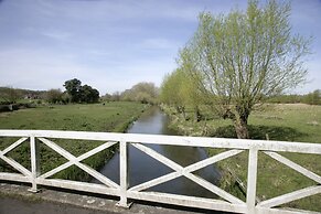 Bridge Farmhouse