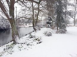 Bridge Farmhouse