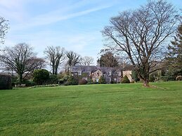 Collaven Manor Hotel