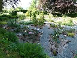 Collaven Manor Hotel