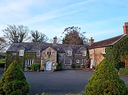 Collaven Manor Hotel