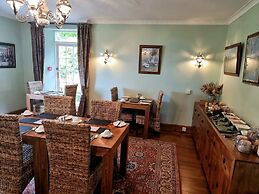 Collaven Manor Hotel