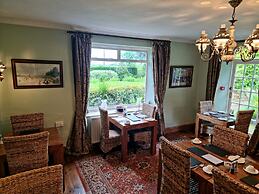 Collaven Manor Hotel