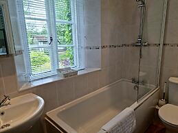 Collaven Manor Hotel