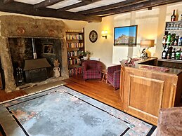 Collaven Manor Hotel