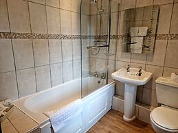 Collaven Manor Hotel