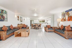 Roydon Beachfront Apartments