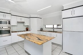 Roydon Beachfront Apartments