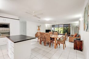 Roydon Beachfront Apartments