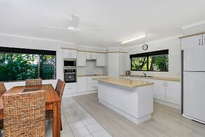 Roydon Beachfront Apartments