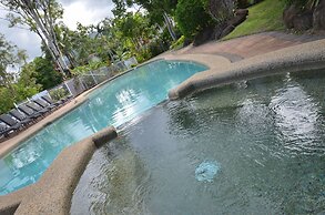 Roydon Beachfront Apartments