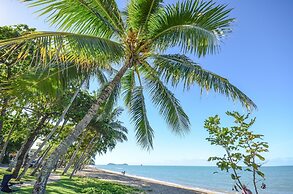 Roydon Beachfront Apartments