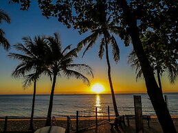 Roydon Beachfront Apartments