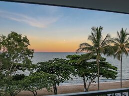 Roydon Beachfront Apartments