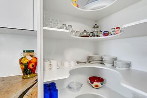 Roydon Beachfront Apartments