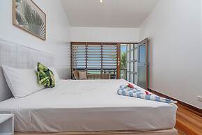 Beachcomber Island Resort
