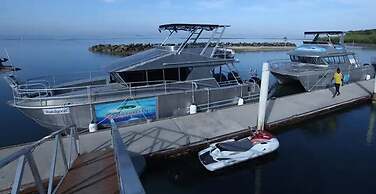 Beachcomber Island Resort