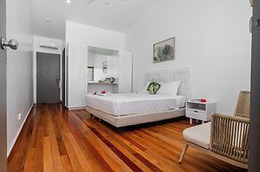 Beachcomber Island Resort