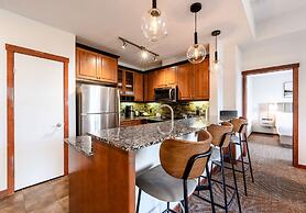 Blackstone Mountain Lodge by CLIQUE