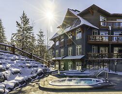 Blackstone Mountain Lodge by CLIQUE