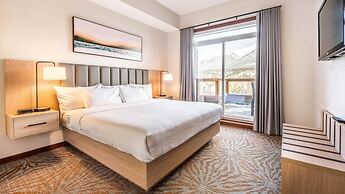 Blackstone Mountain Lodge by CLIQUE