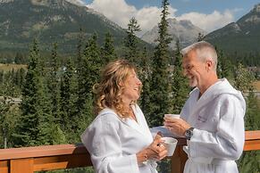 Blackstone Mountain Lodge by CLIQUE