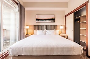 Blackstone Mountain Lodge by CLIQUE