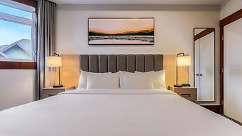 Blackstone Mountain Lodge by CLIQUE