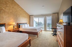 Pacific Reef Hotel & Light Show